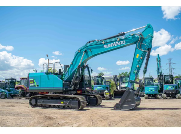 Piese Excavator senile SUNWARD SWE215F-5A de vanzare